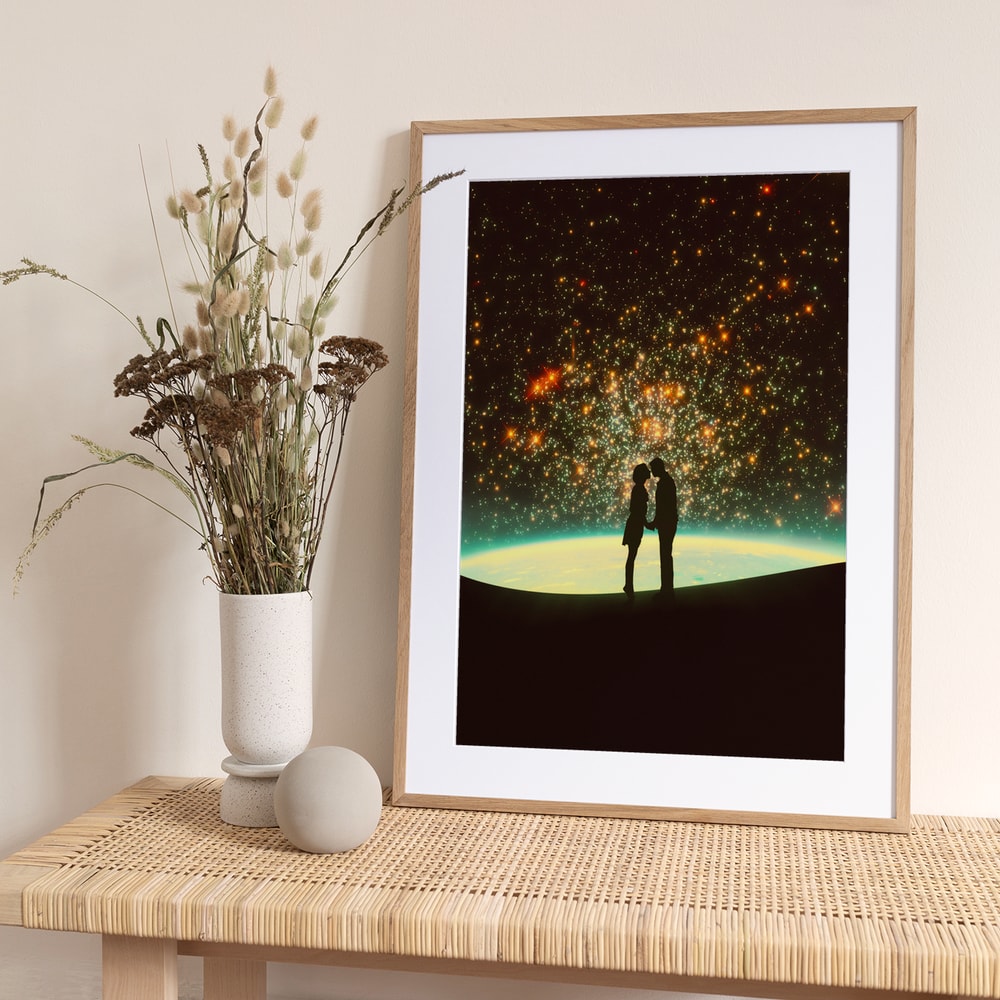 A Cosmic Kiss - Art Print by Taudalpoi