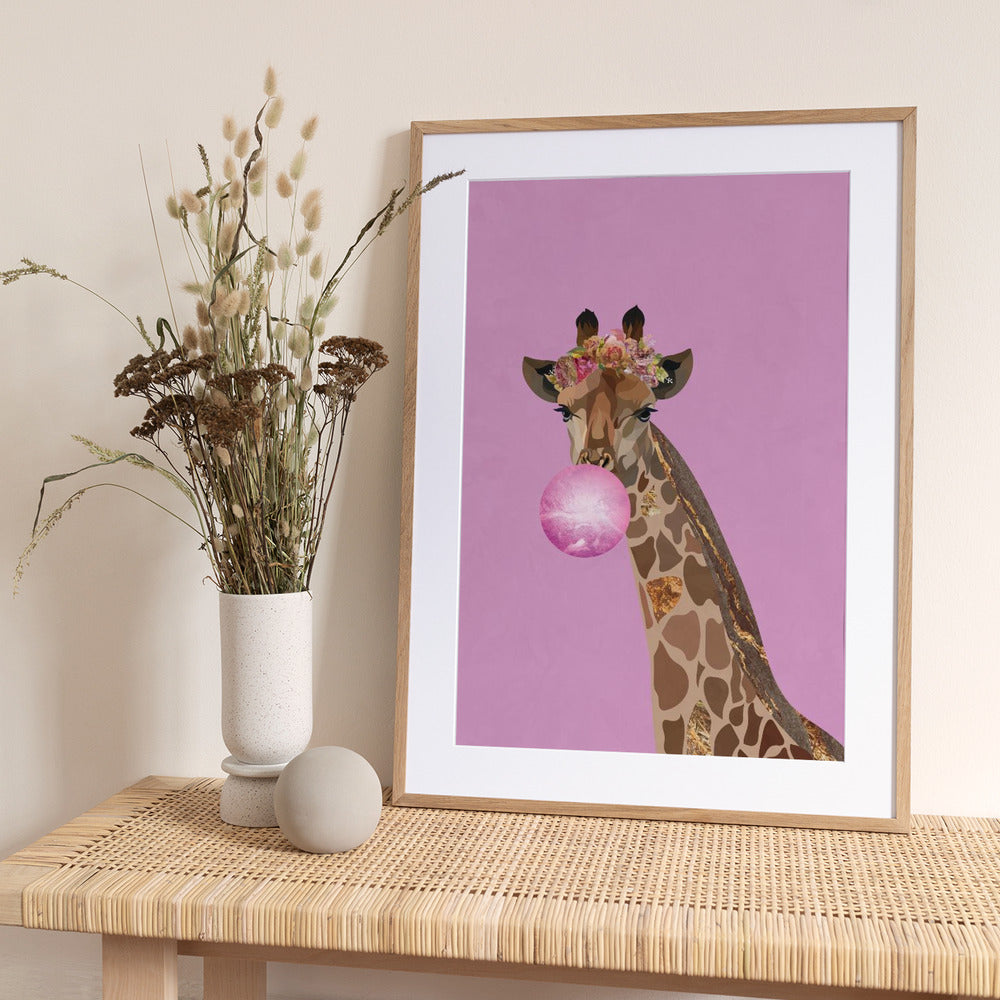 Giraffe pink bubblegum - Art Print by Sarah Manovski
